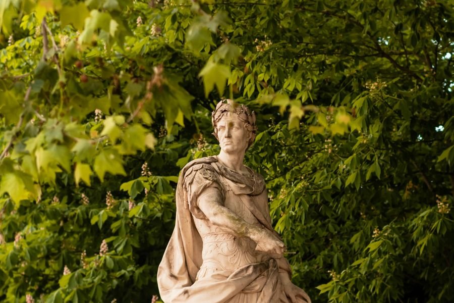 Julius Caesar und Goldmünzgeschichte